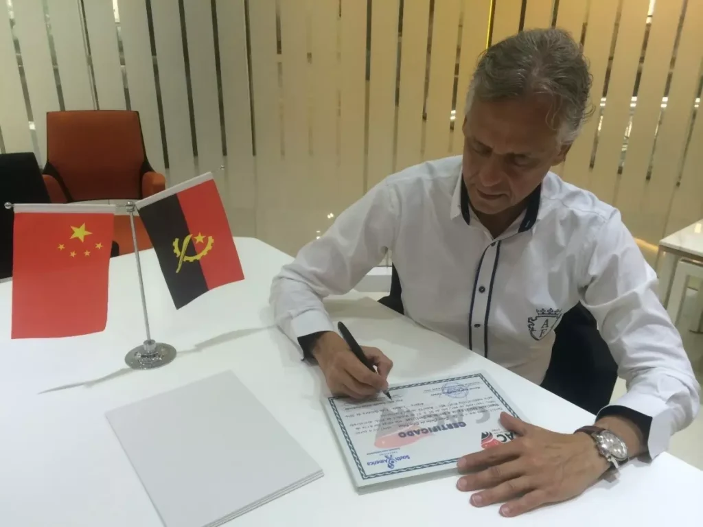 Palestra-China-Angola